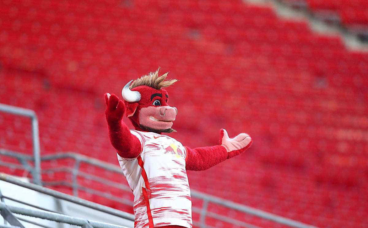 RB莱比锡客场逆袭,成功摘取关键三分 RB莱比锡客场逆袭,成功摘取关键三分