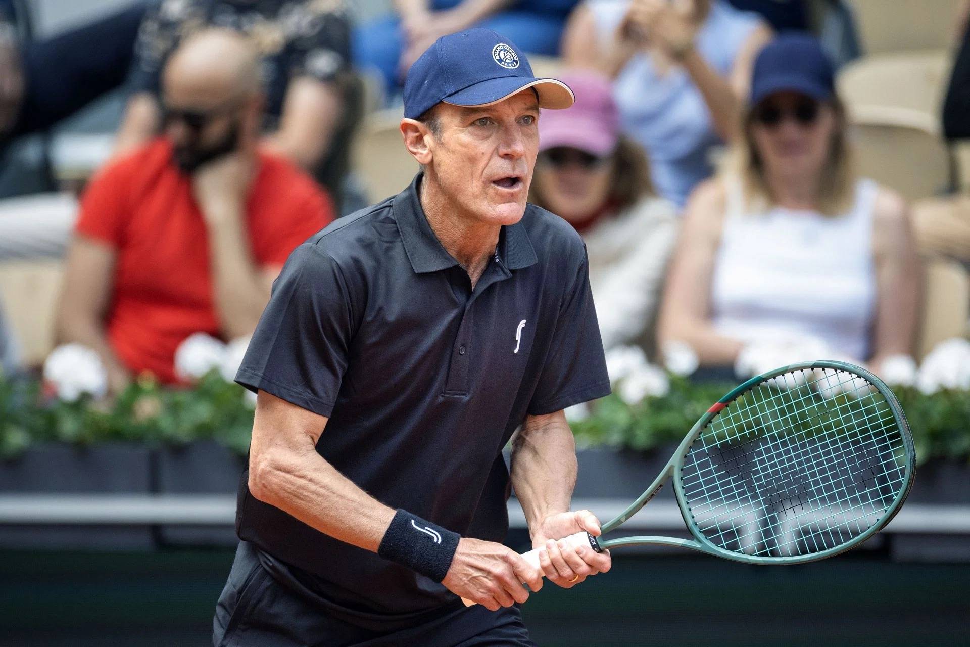 西班牙网球队翻盘日本网球队,费德勒关键制胜的简单介绍 西班牙网球队翻盘日本网球队,费德勒关键制胜的简单介绍