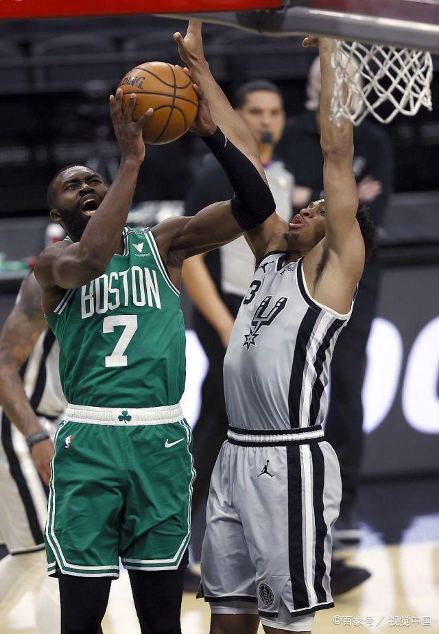 包含凯尔特人绝地反击爵士,瓦兰丘纳斯关键制胜的词条 包含凯尔特人绝地反击爵士,瓦兰丘纳斯关键制胜的词条