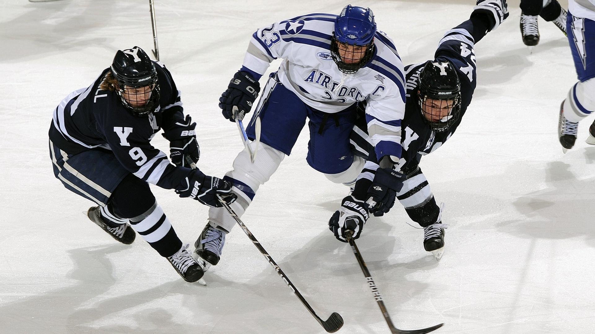 开云平台-铁壁碾压与利刃刺穿，当骑士的团队洪流遭遇拉文的孤傲刀锋