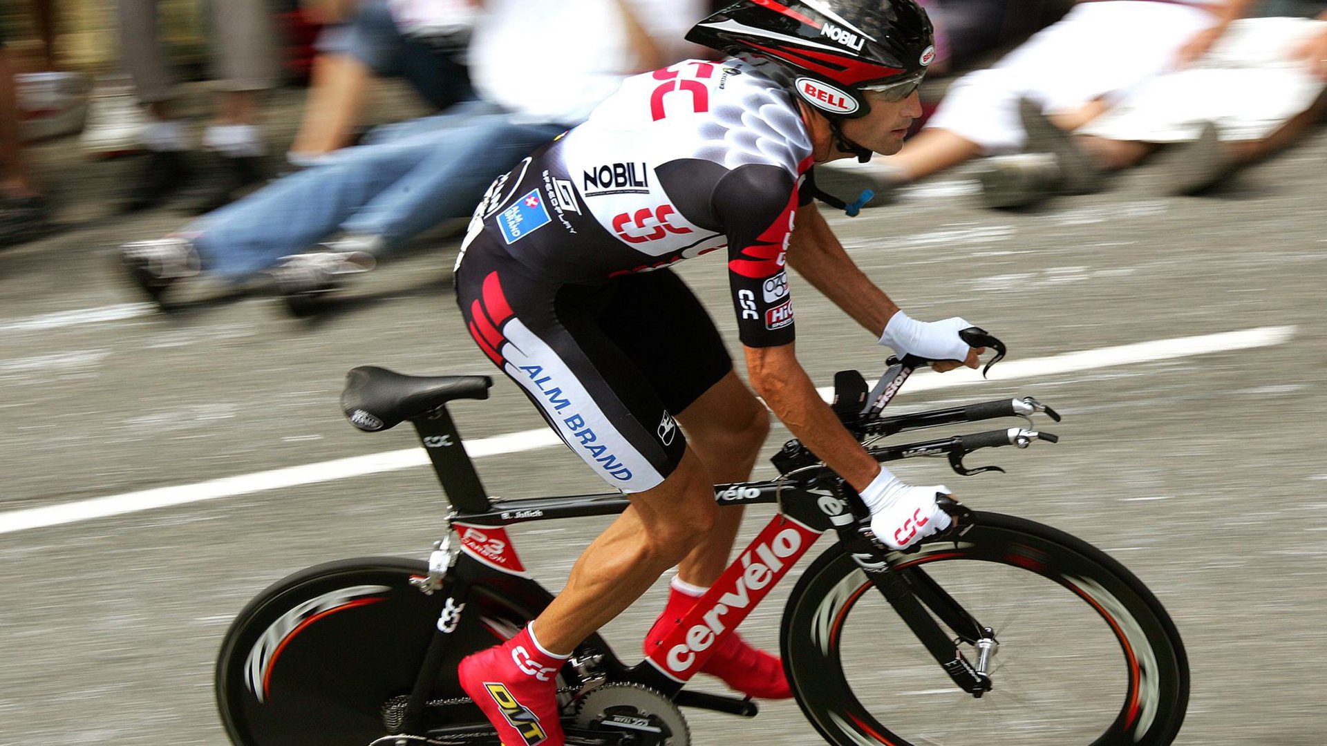 开云APP-当孟菲斯灰熊收割波士顿，德文·布克的英超式接管艺术