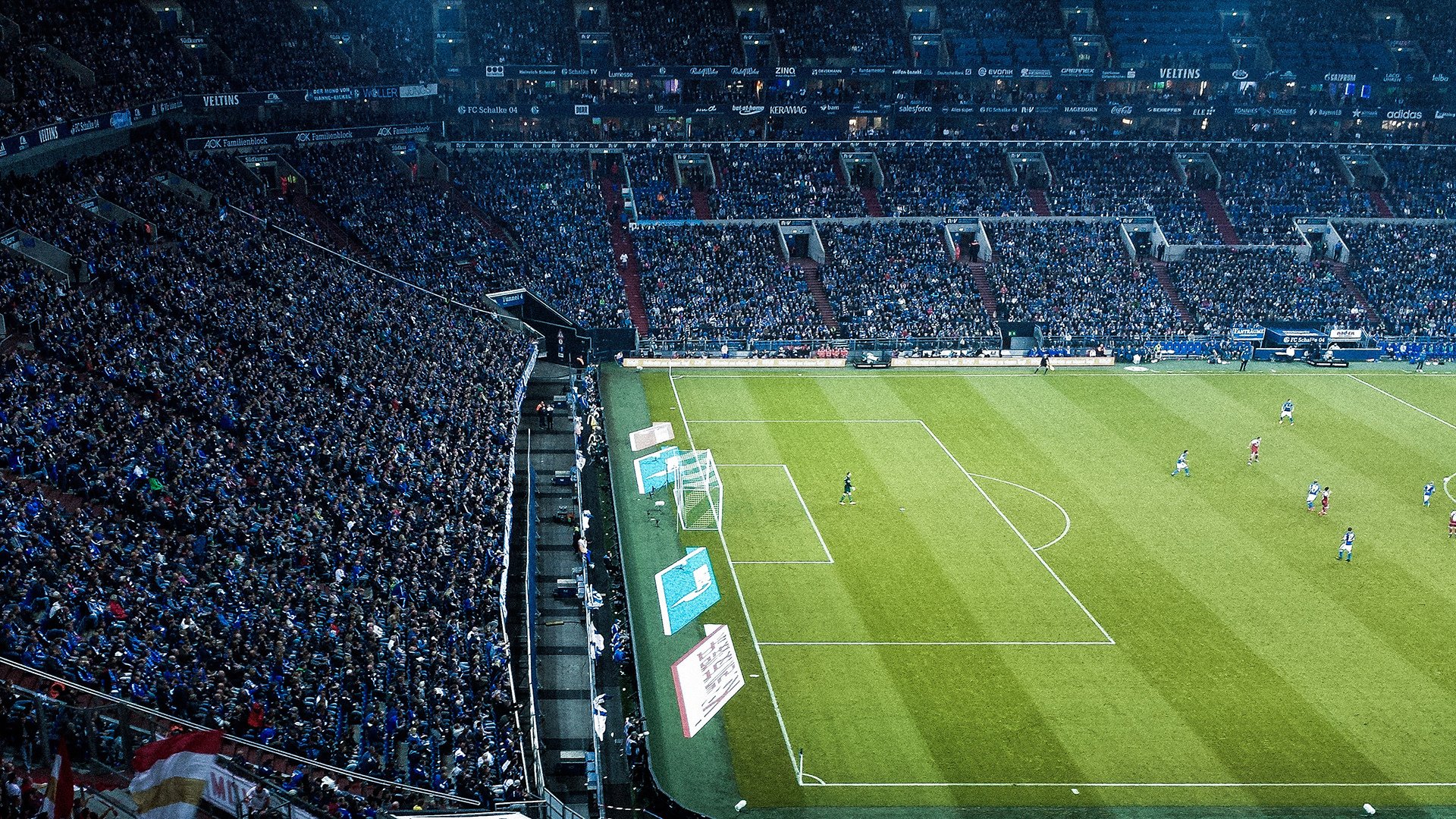 开云体育APP下载-当马里鏖战巴萨，穆勒在欧冠半决赛接管比赛，一则现代足球的孤本叙事